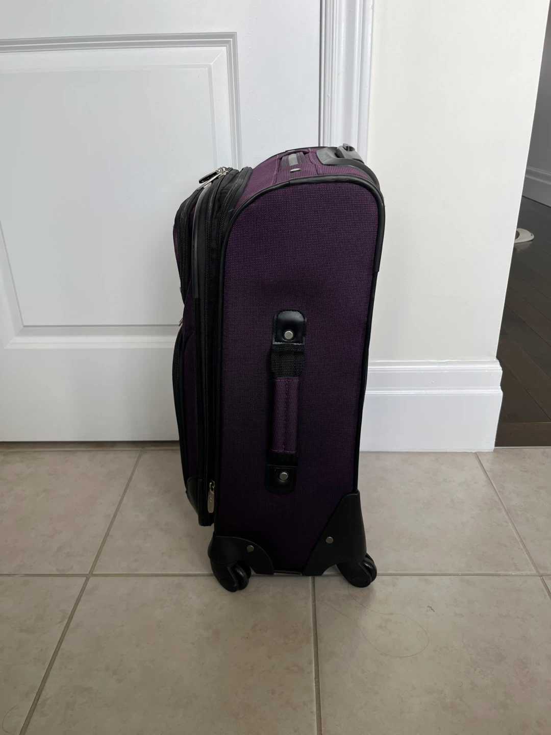 4-Wheel Expandable Carry On Luggage - photo 2