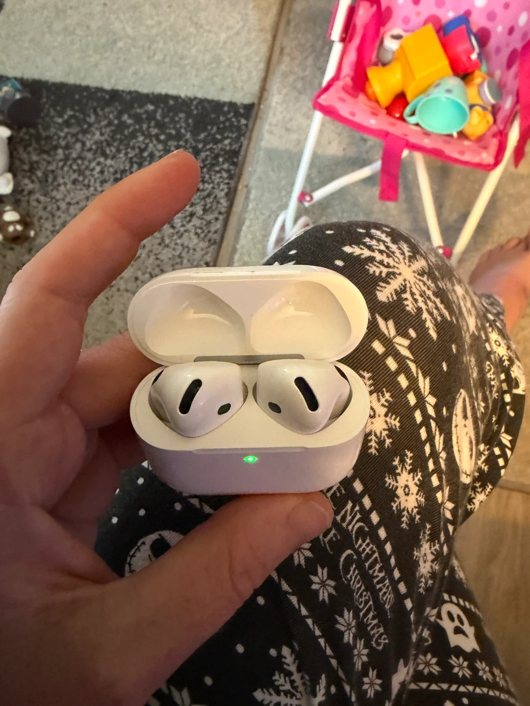 Apple AirPods Pro Wireless Charging Case