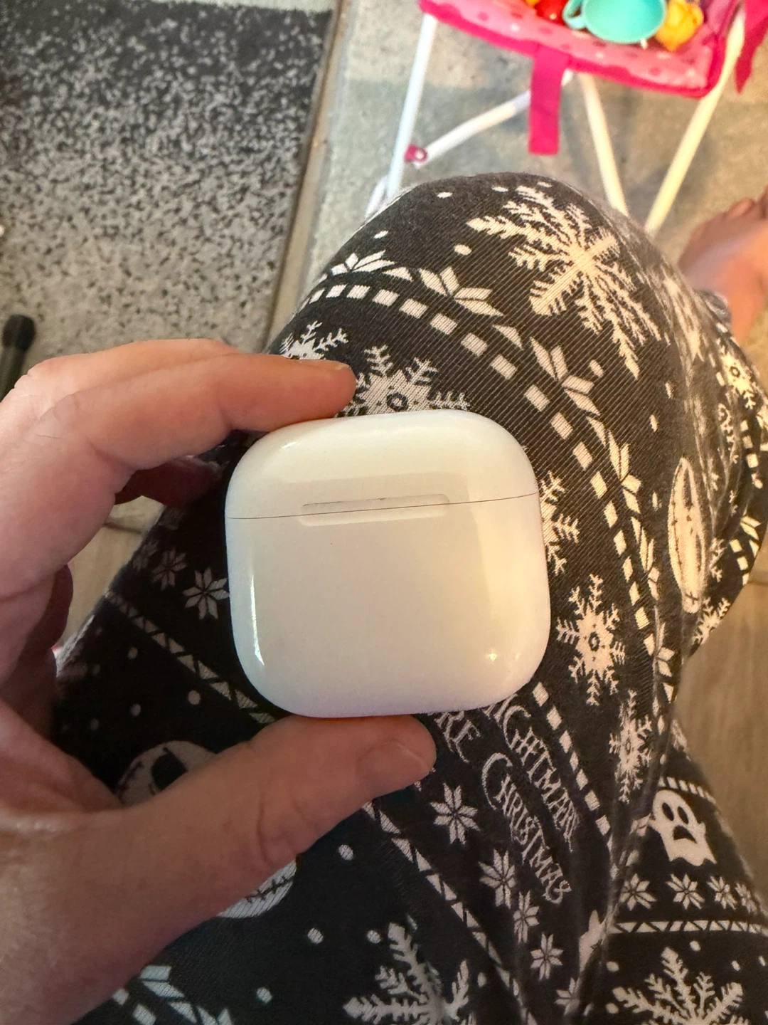 Apple AirPods Pro Wireless Charging Case - photo 2