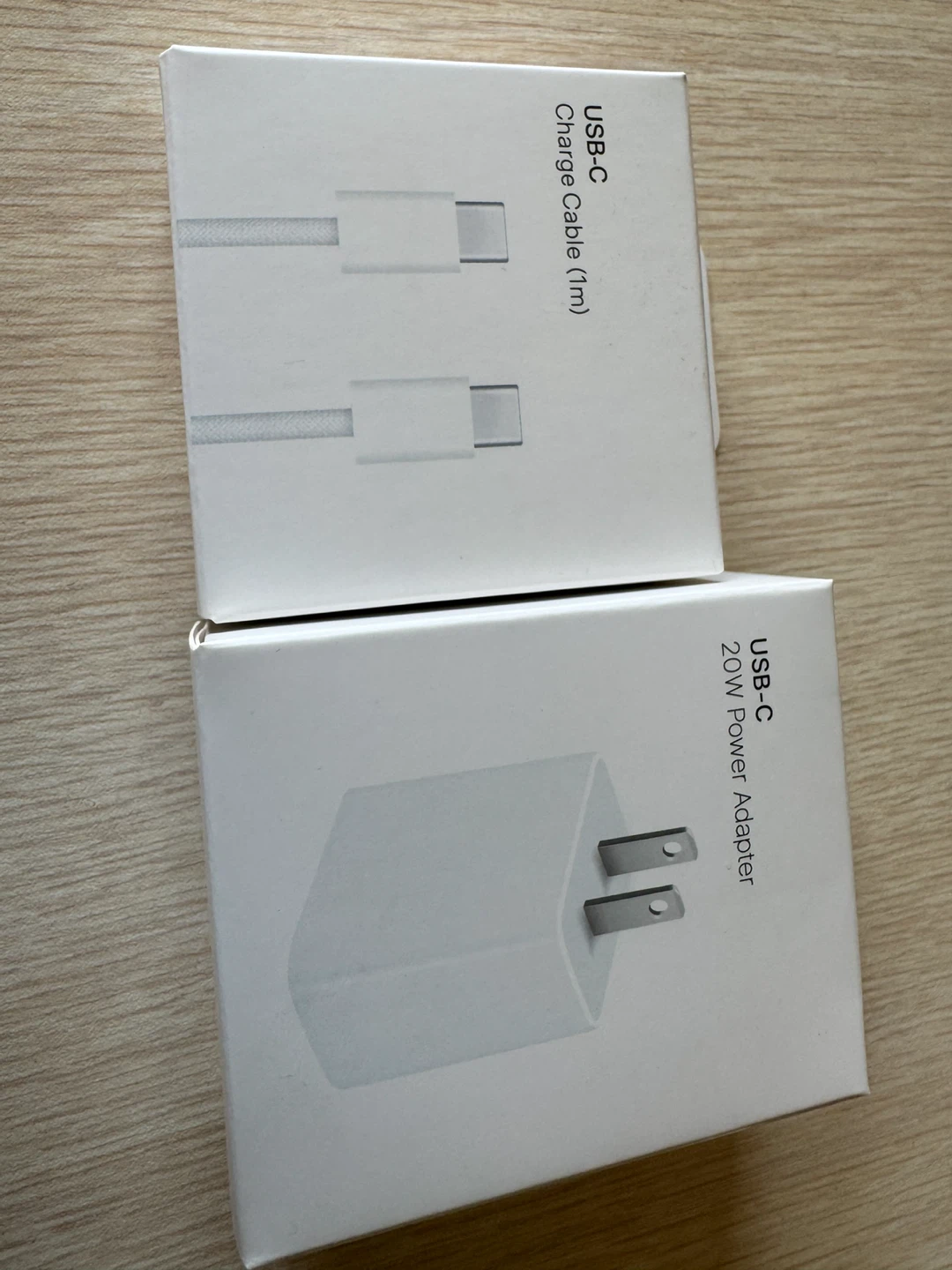 USB-C 20W Power Adapter and 1m Charge Cable - photo 2