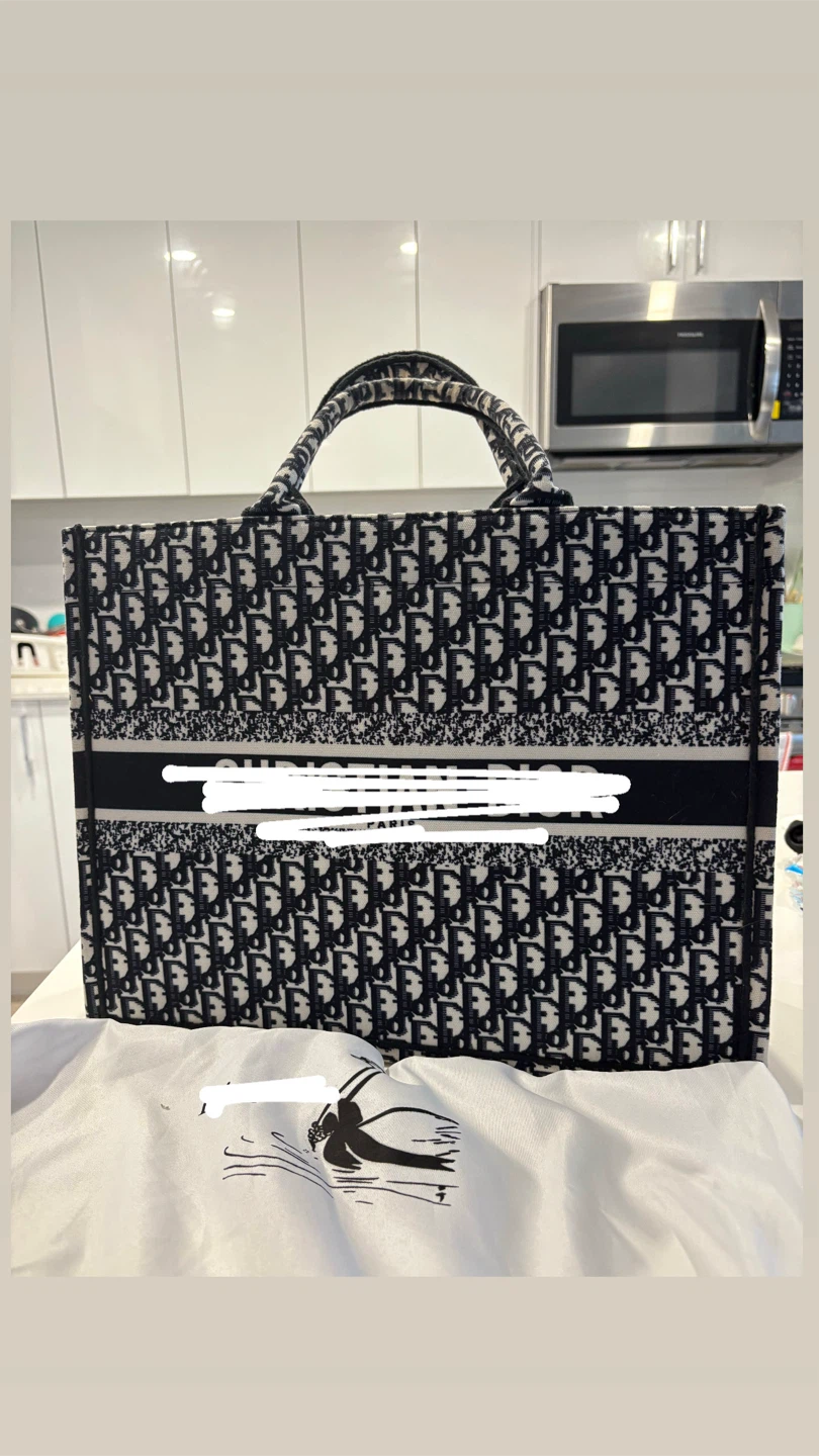 Purses and Crossbody Bags - photo 5