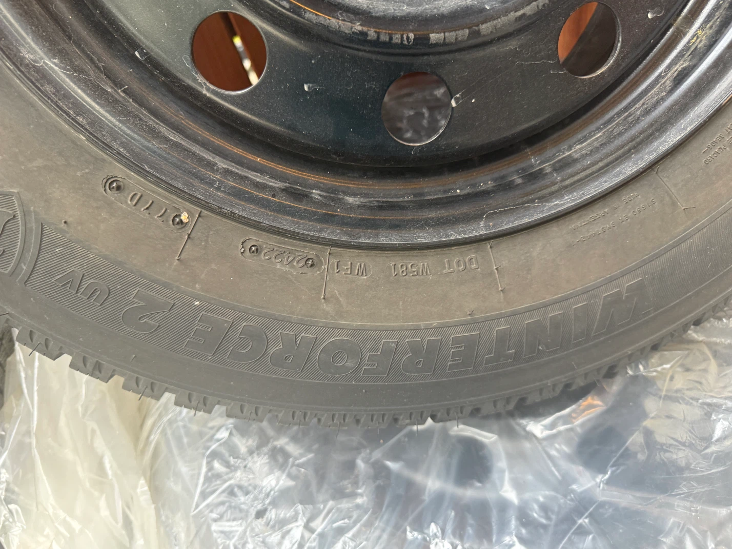 Set of 4 235/65/17 Firestone Winterforce 2 Tires - photo 4