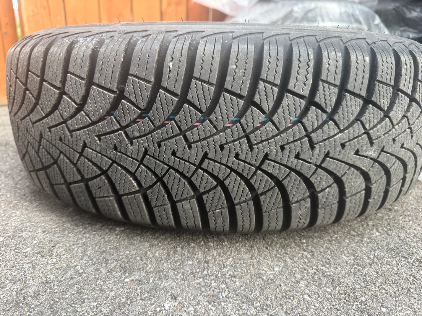 Set of 4 205/60/16 Goodyear Ultra Grip Winter Tires & Rims - photo 2