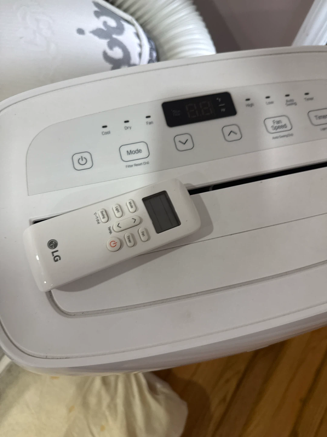 LG Portable Air Conditioner - photo 3