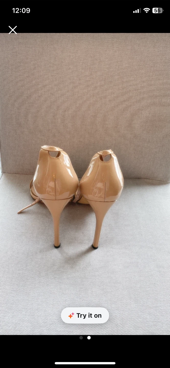 Stuart Weitzman Heels - size 9 - photo 2