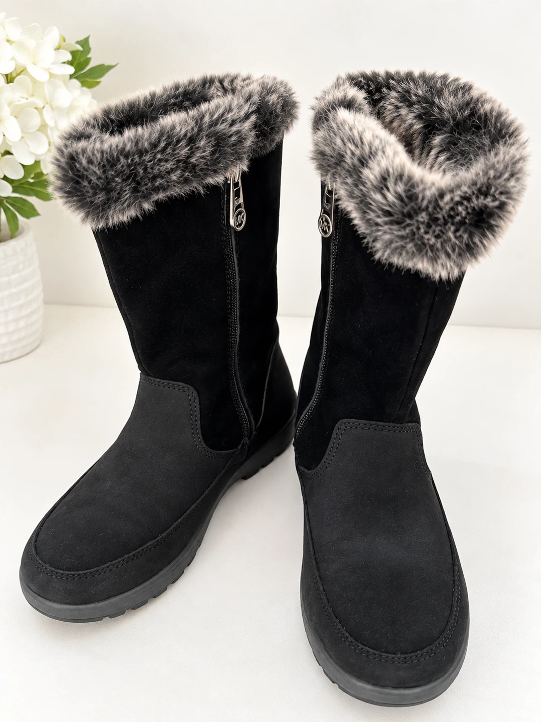 NEW Waterproof Winter Boots - Size 9 (Women's)