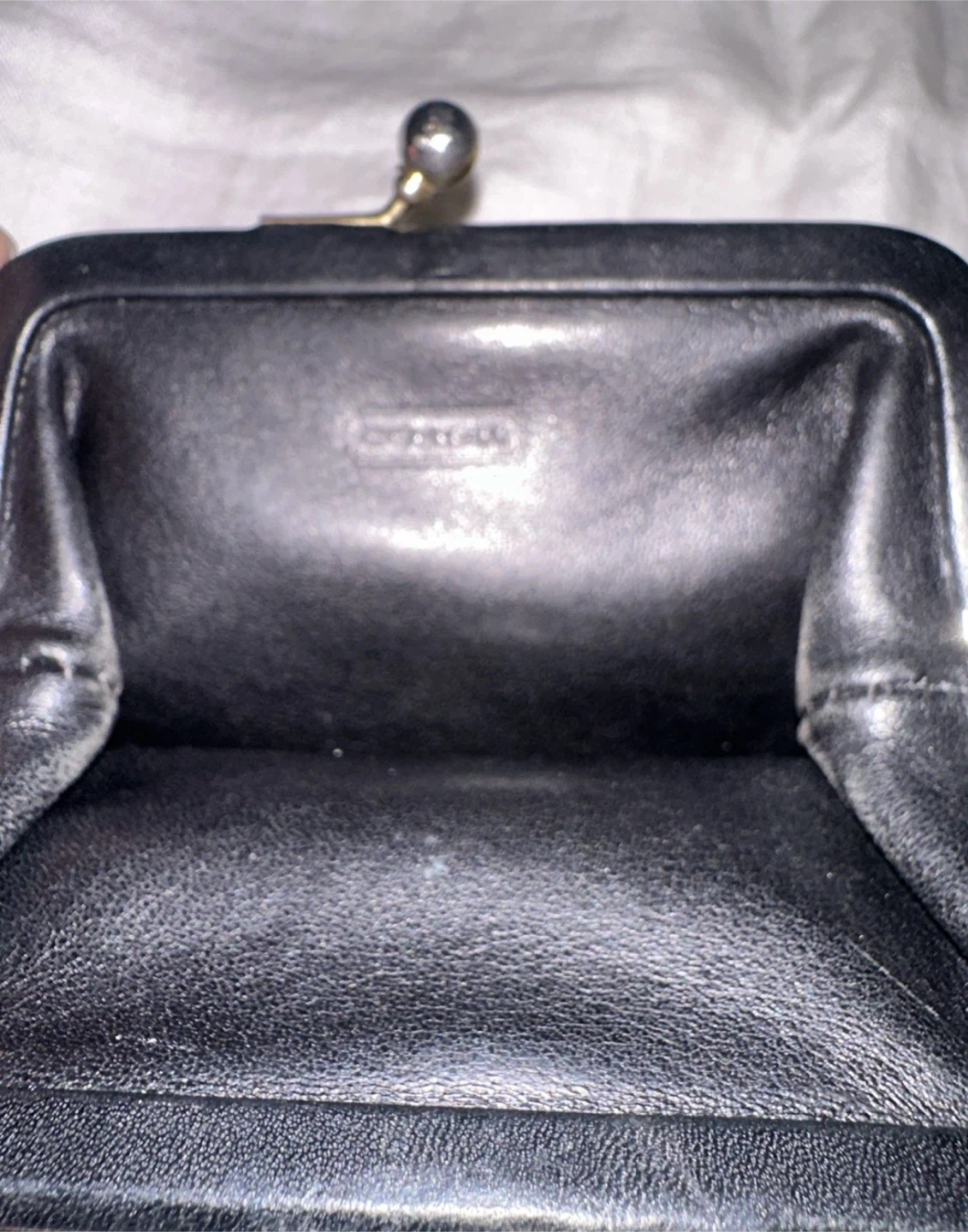 Vintage Coach Leather Kiss Lock Coin Purse - photo 4
