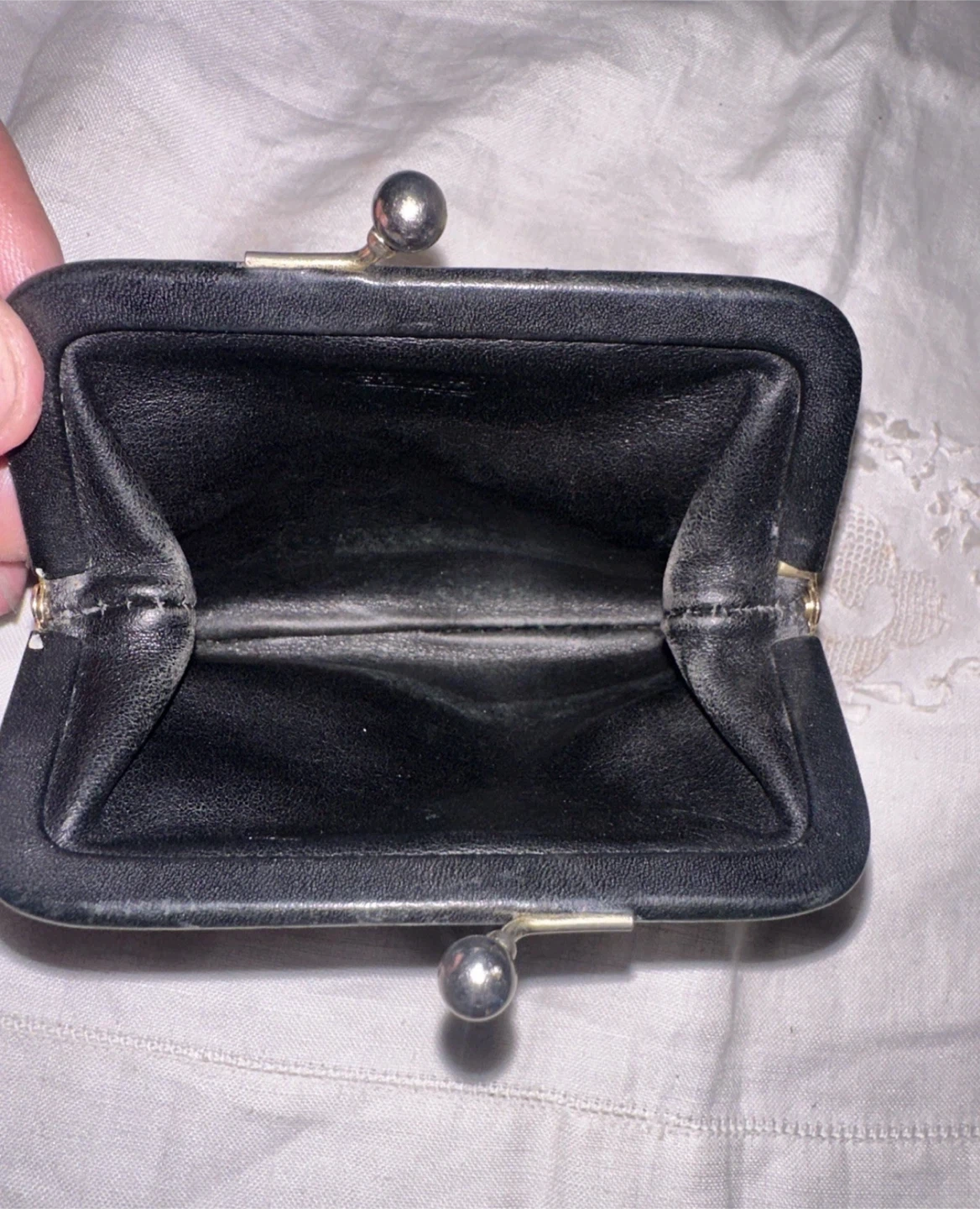 Vintage Coach Leather Kiss Lock Coin Purse - photo 5