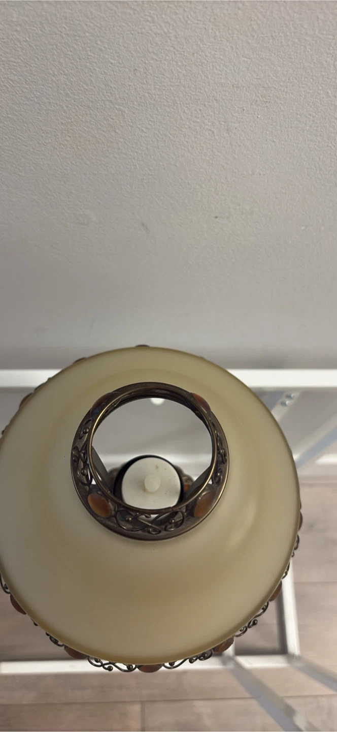 Vintage Style Table Lamp with Frosted Glass Shade - photo 2