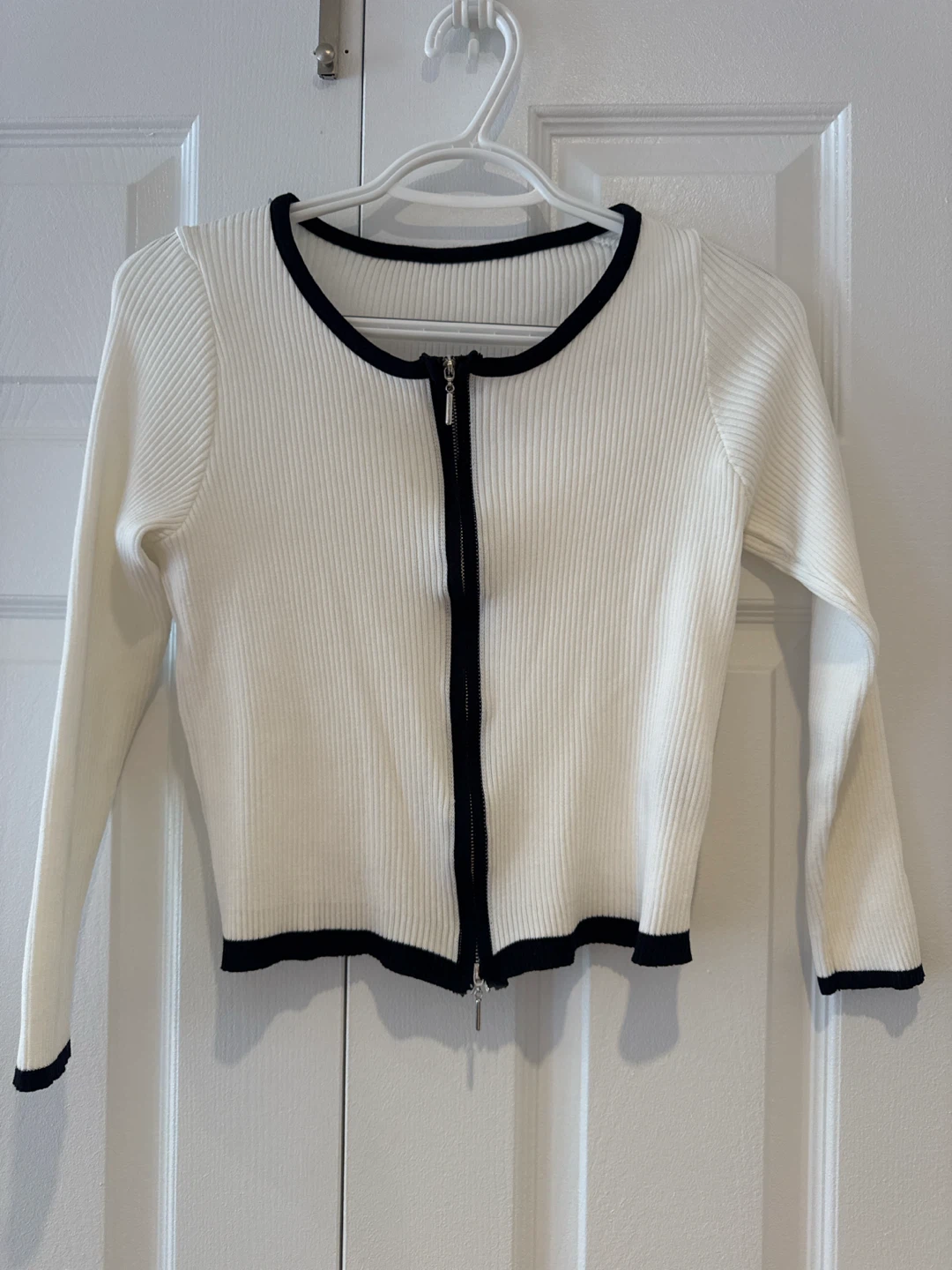 White Ribbed Knit Zip-Up Cardigan