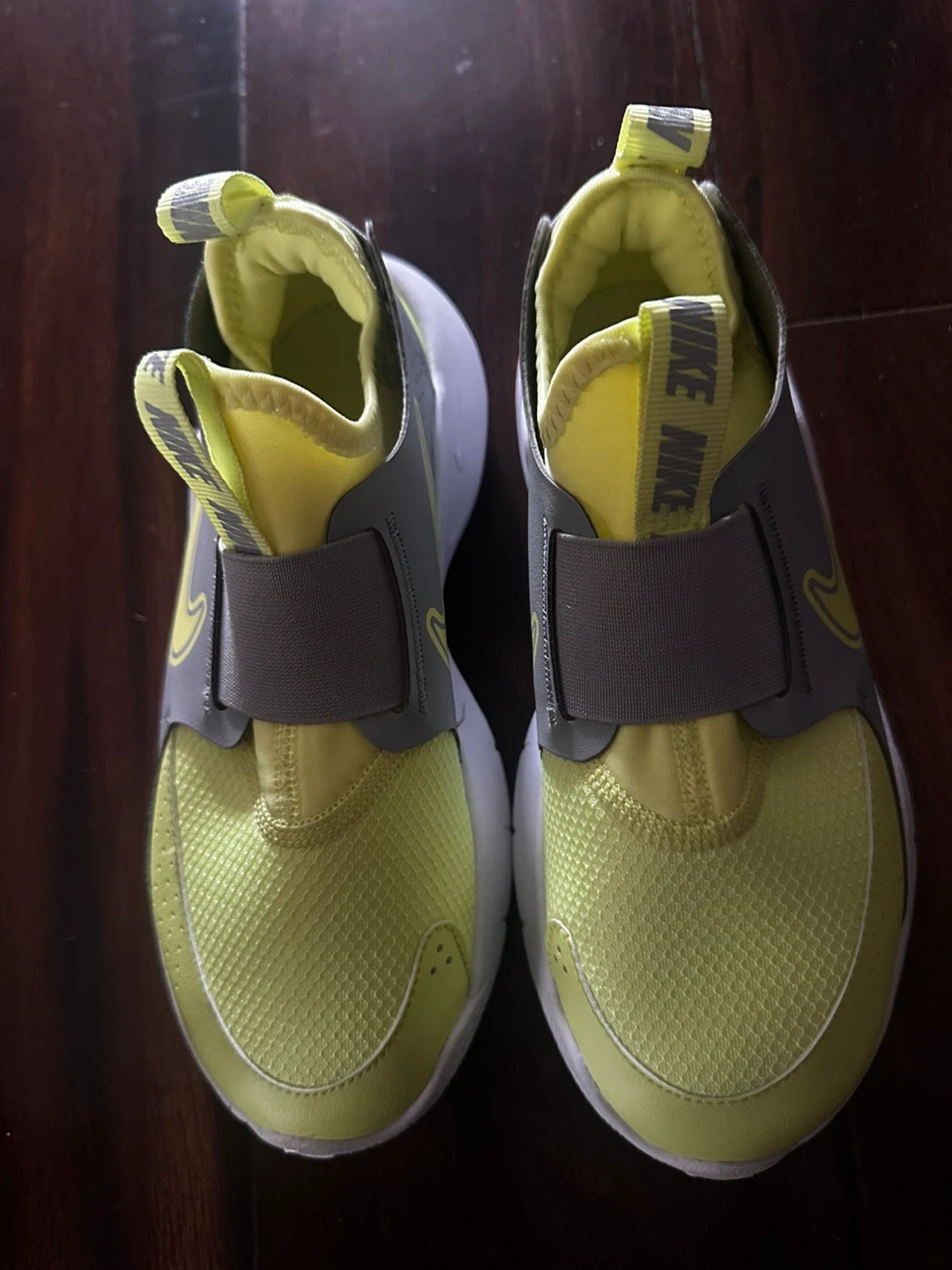 Nike Yellow Athletic Shoes Size 3Y - photo 2