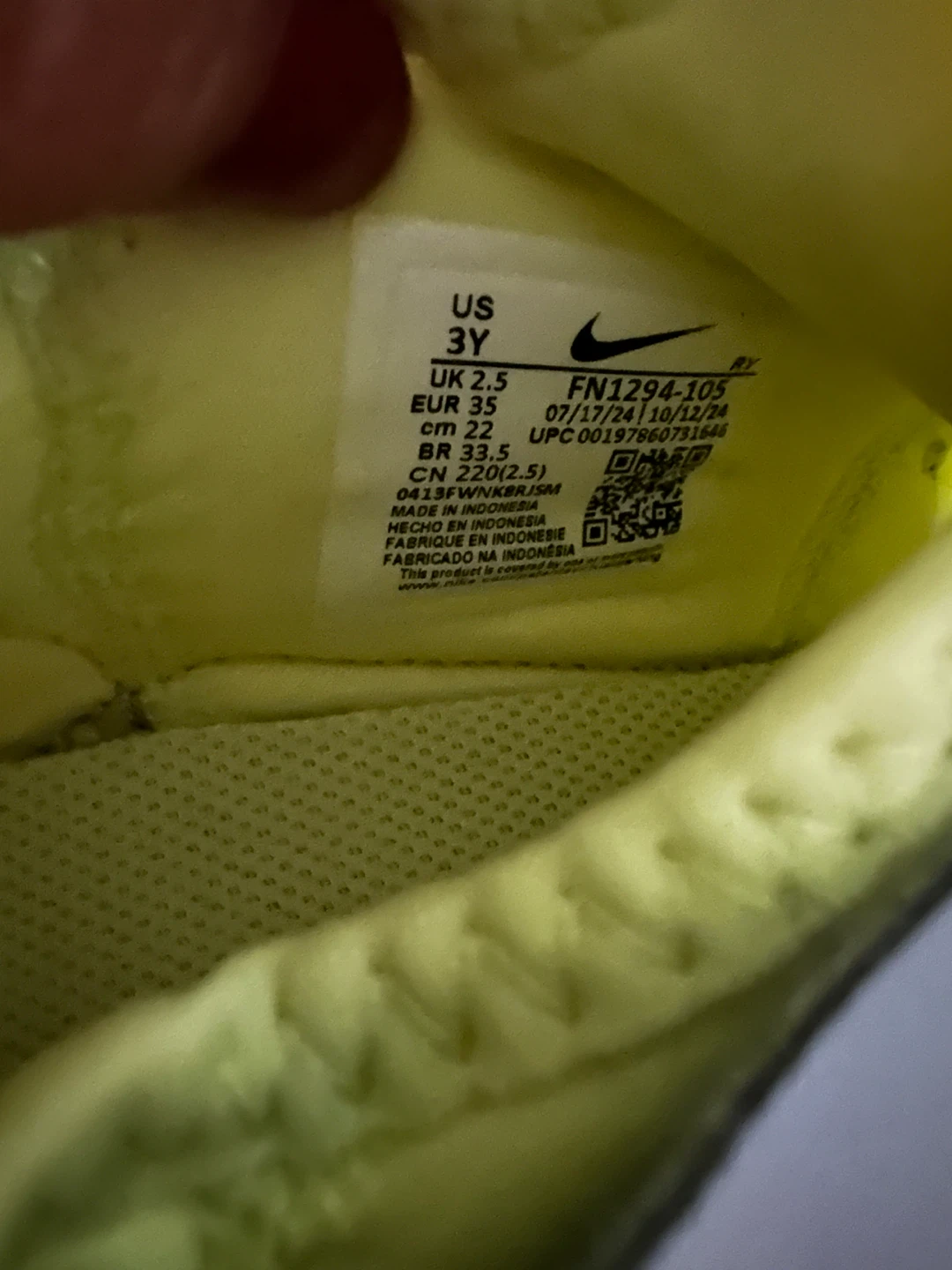Nike Yellow Athletic Shoes Size 3Y - photo 5