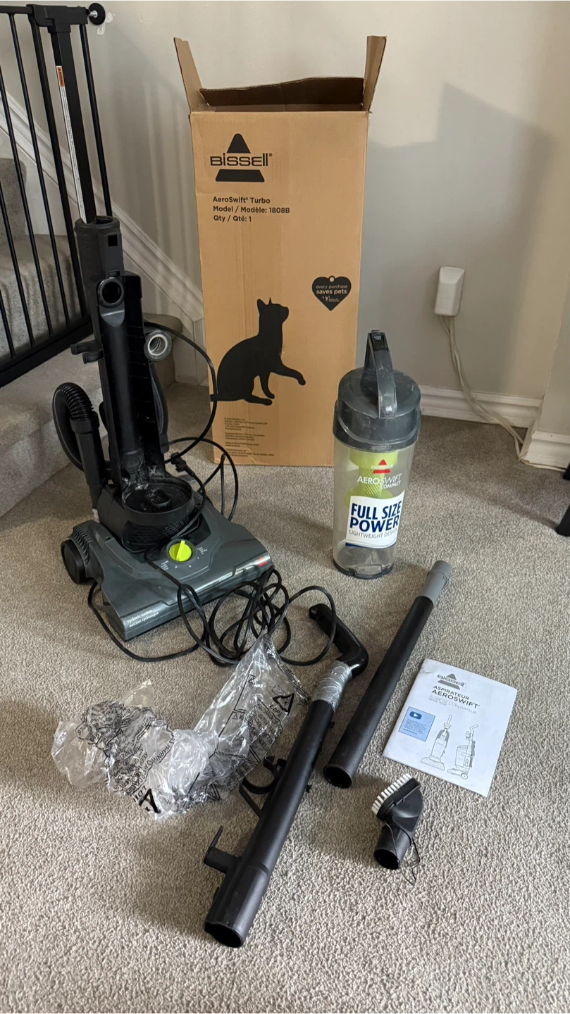 Bissell Vacuum Cleaner – Like New / Broken Handle
