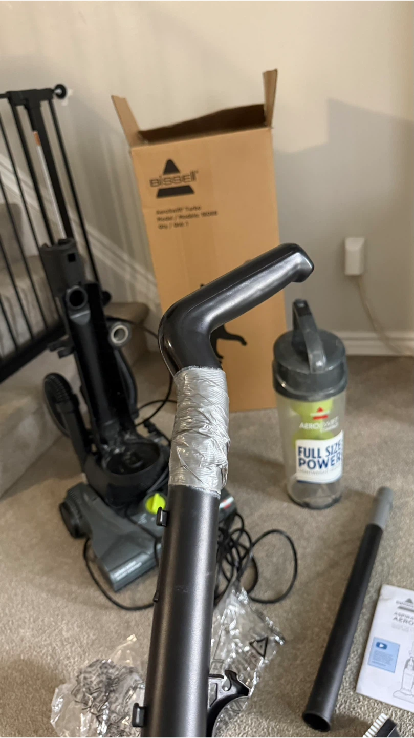 Bissell Vacuum Cleaner – Like New / Broken Handle - photo 2