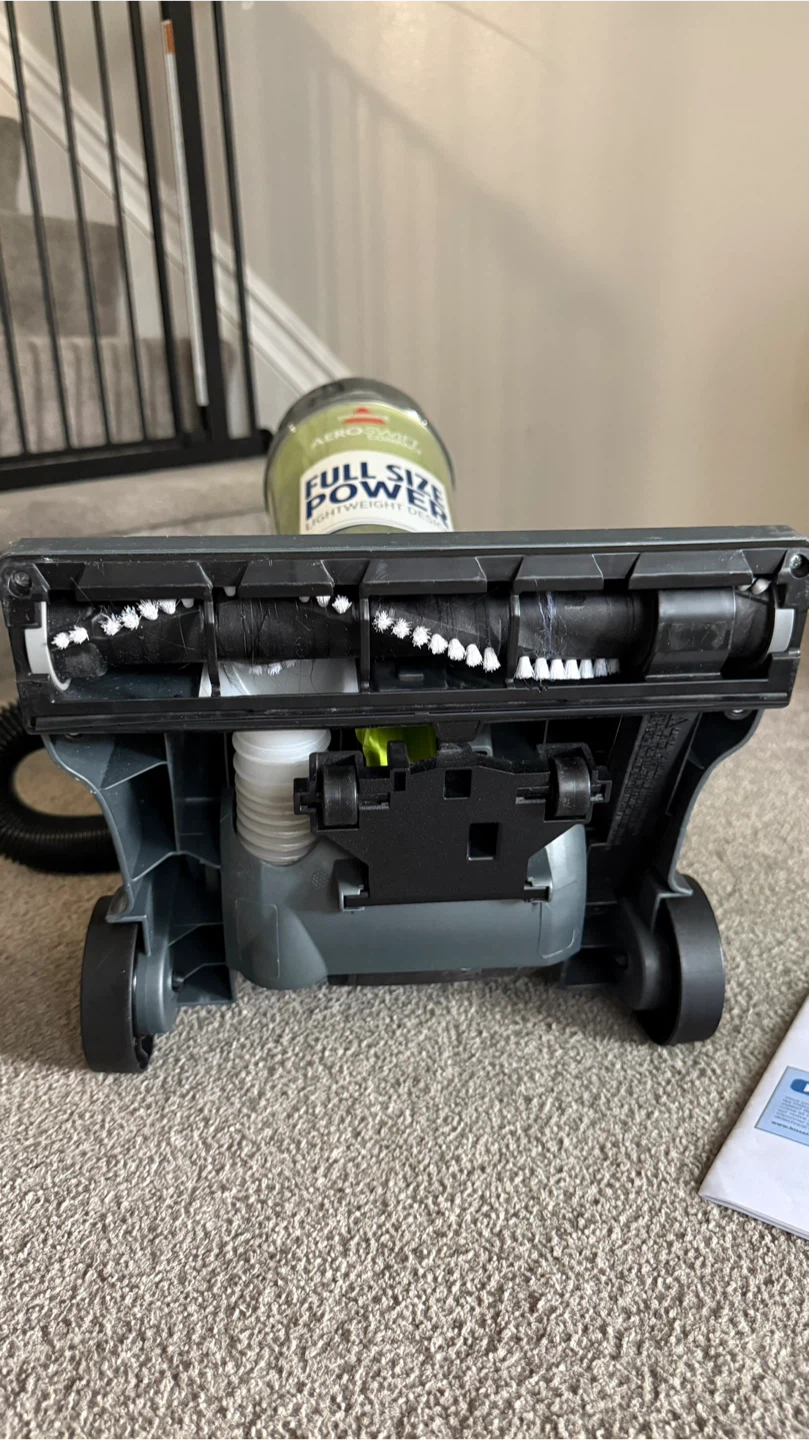Bissell Vacuum Cleaner – Like New / Broken Handle - photo 4