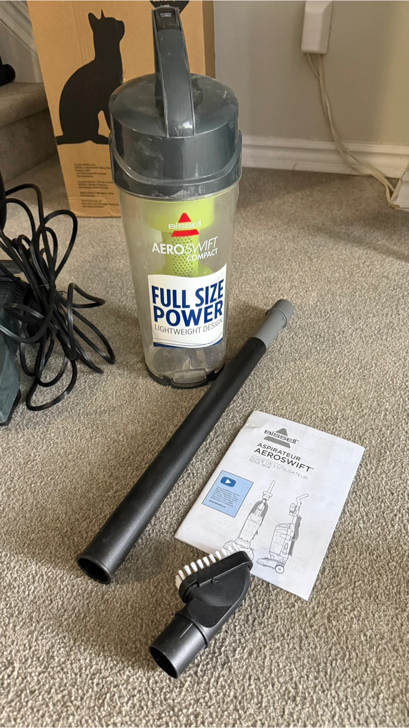 Bissell Vacuum Cleaner – Like New / Broken Handle - photo 5