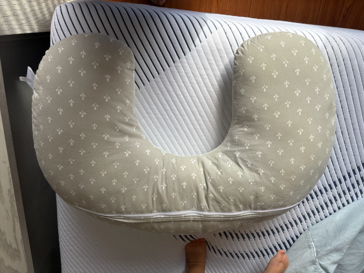 Boppy Nursing Pillow with Floral Cover - photo 2