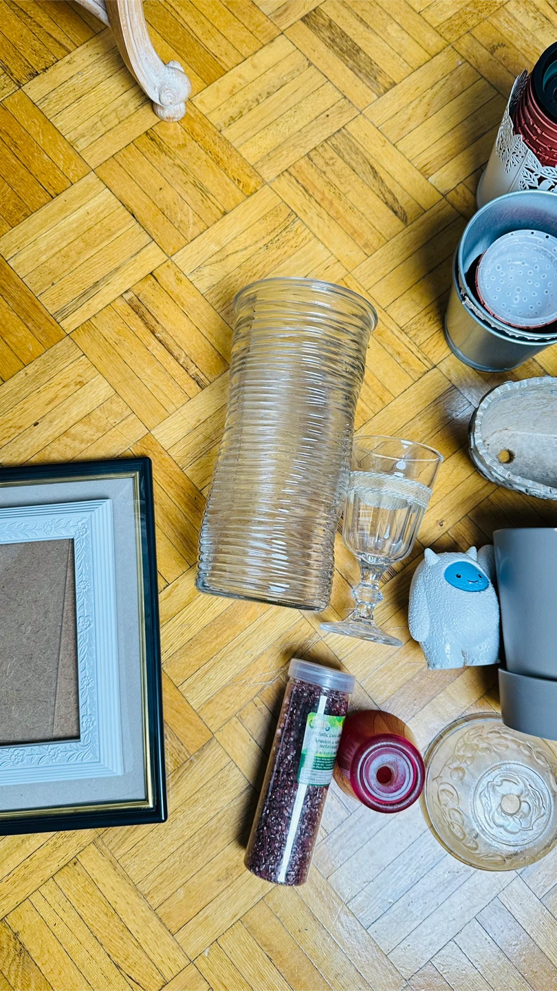 Free Assorted Home Decor and Planter Collection - photo 5