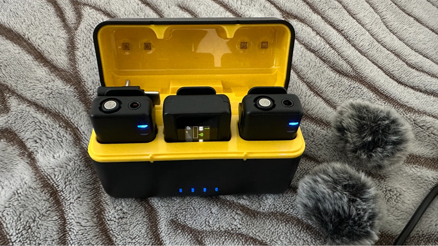Neewer CM28 Wireless Microphone System - photo 3
