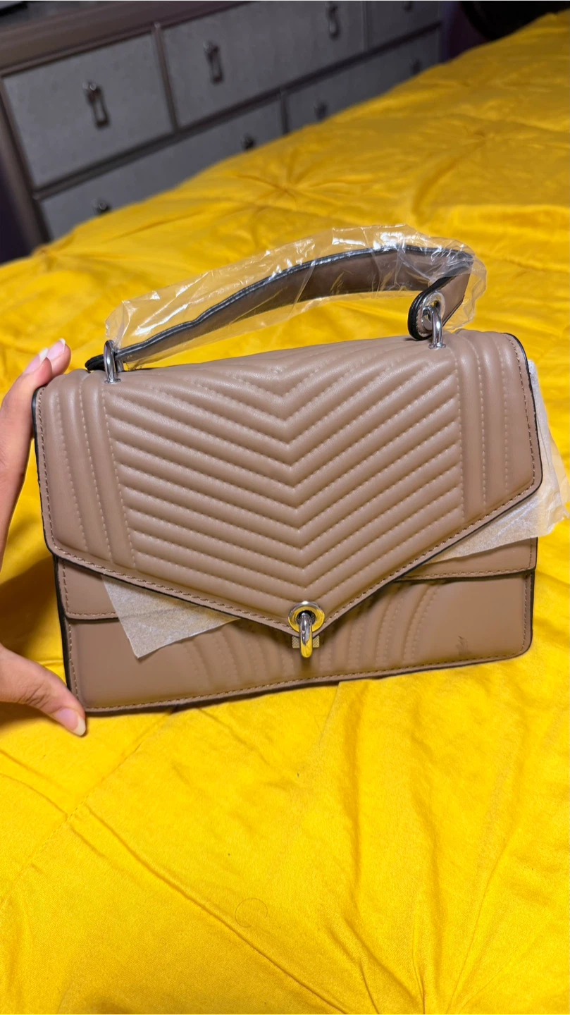 Assorted Ladies Handbags - photo 4