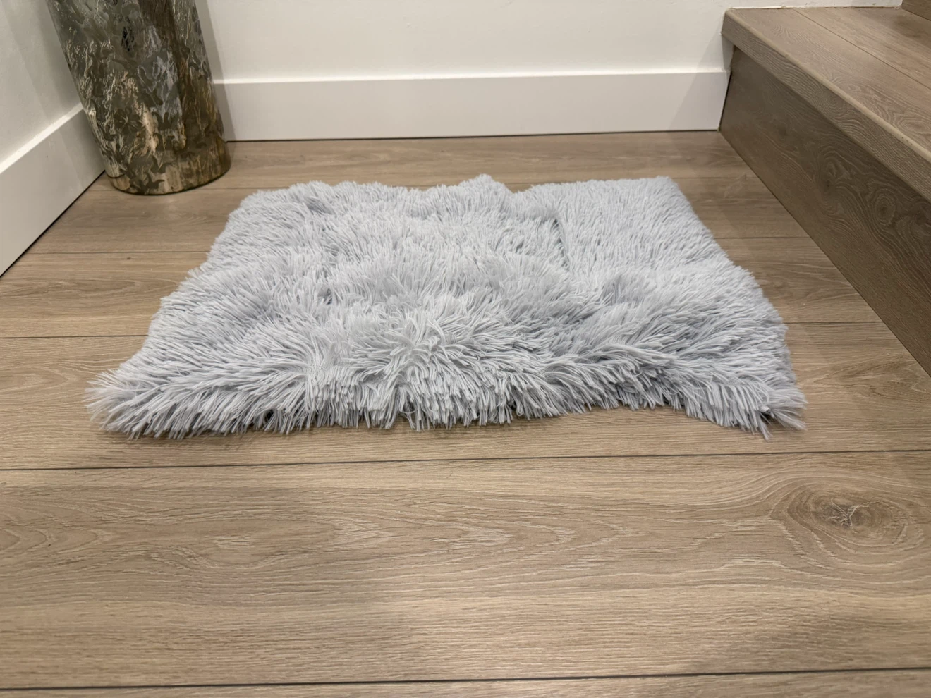 Fluffy Plush Pet Mat & bed and Soft Hooded Hideaway for Cats - photo 4