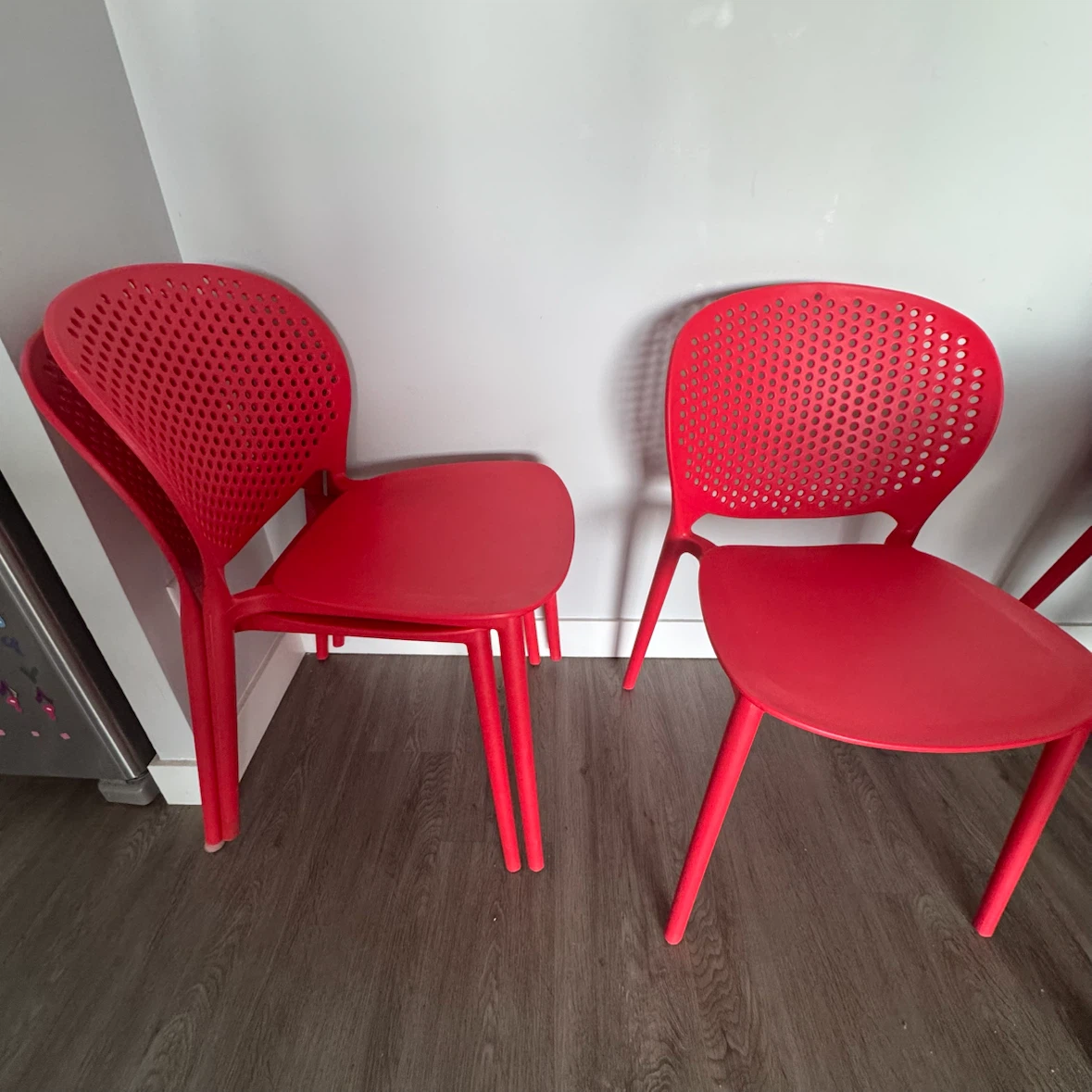 Modern Extendable Glass Dining Table and Red Chairs - photo 5