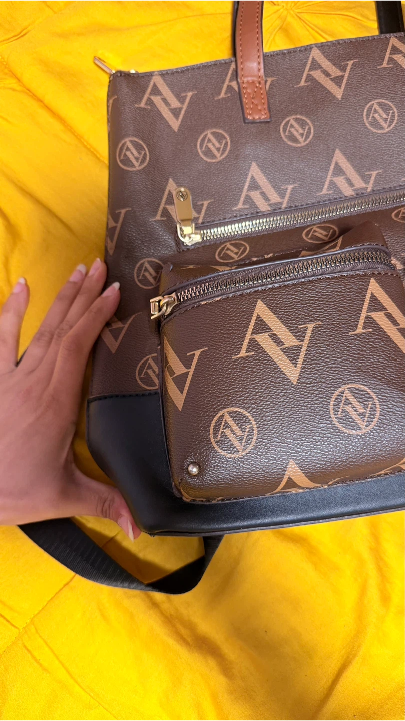 Two Stylish Handbags - photo 4