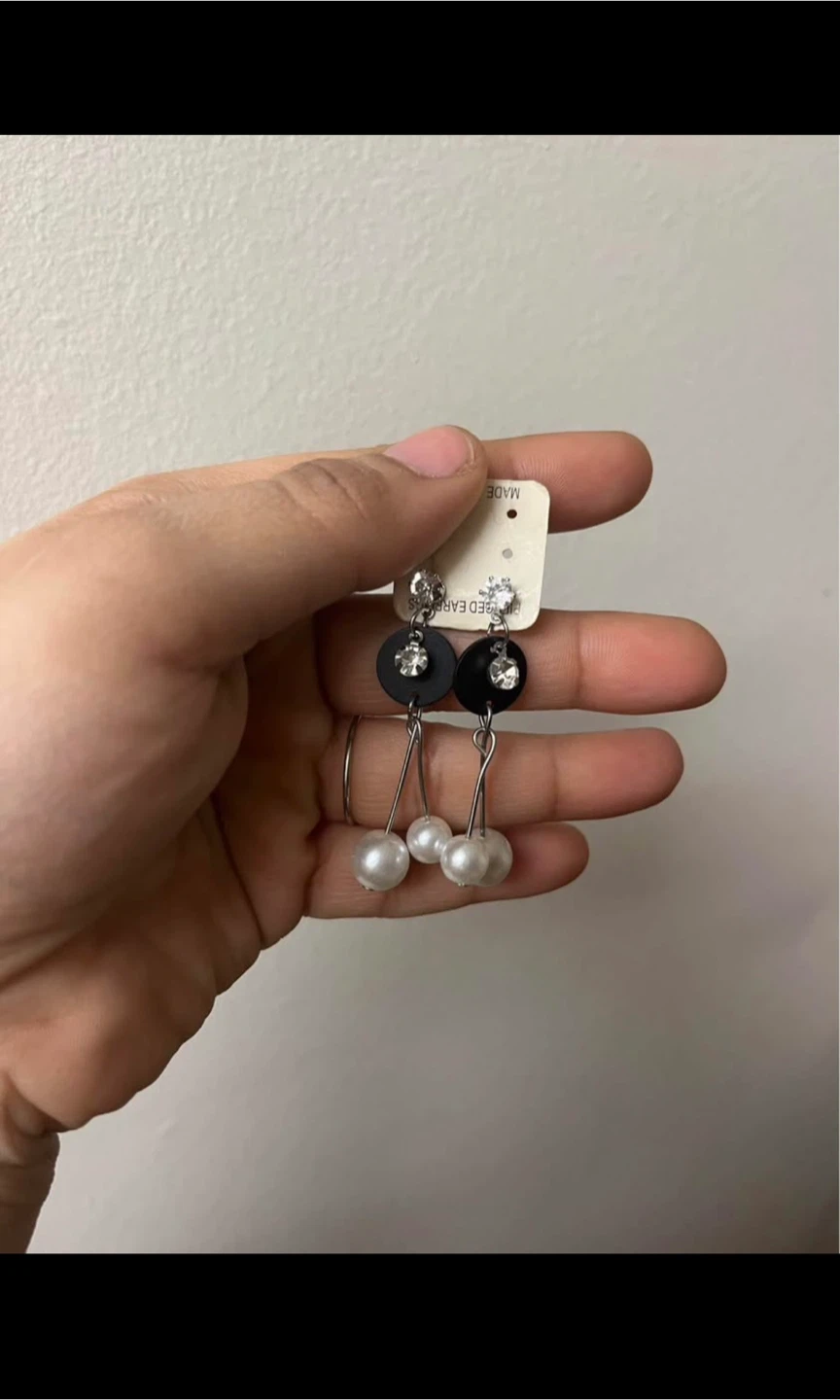 Two pairs of earrings - photo 2