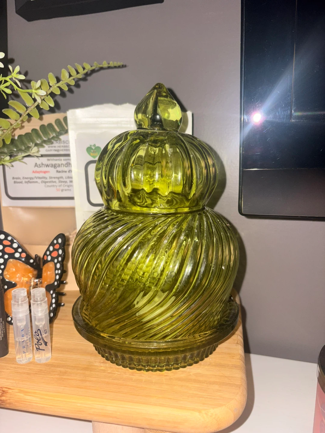 Vintage Green Swirl Glass Jar - photo 2
