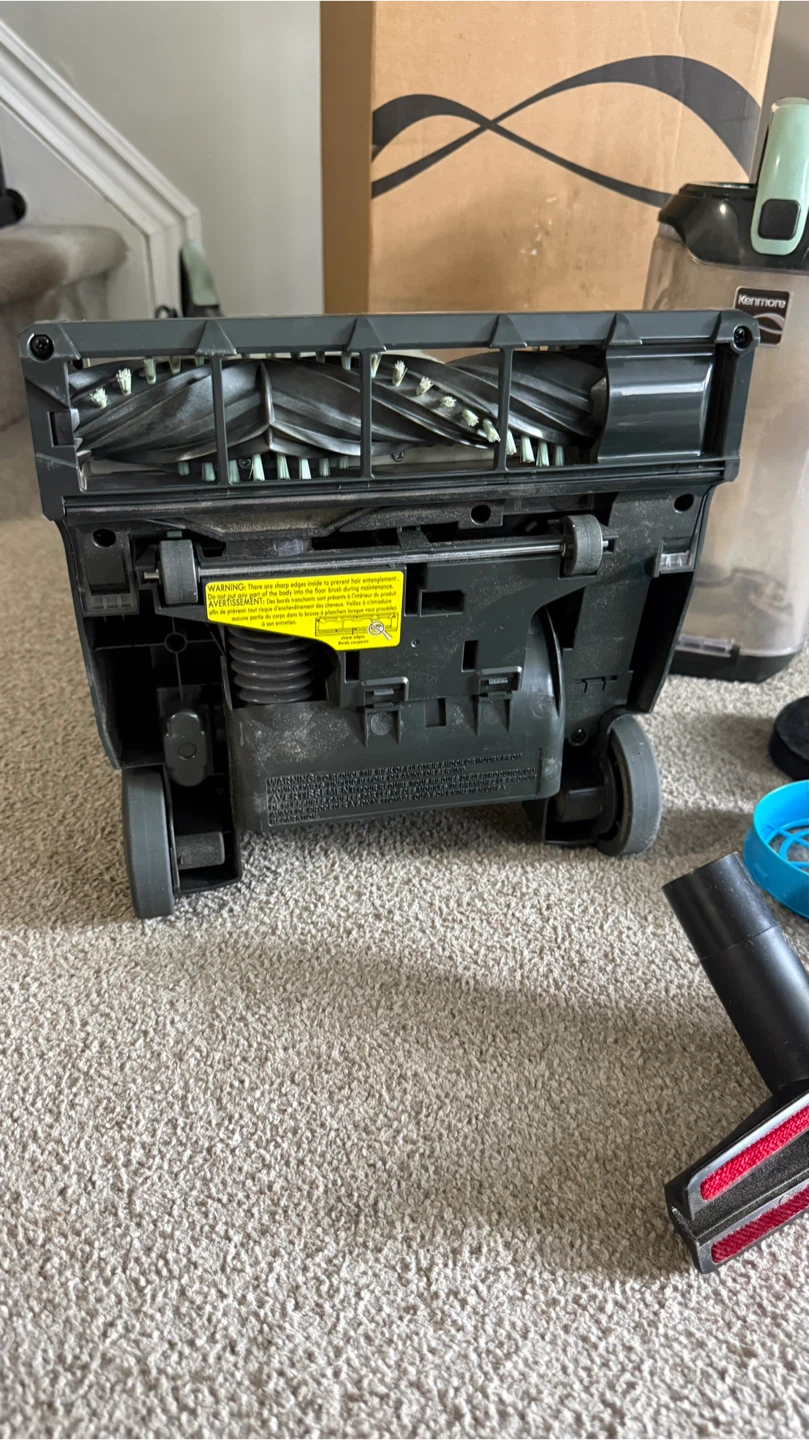 LIKE NEW Kenmore Upright Vacuum Cleaner - photo 4