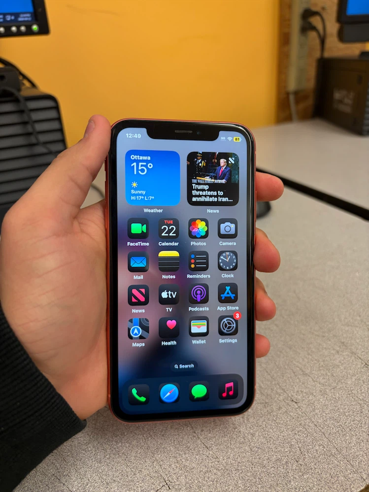 Apple iPhone XR 64GB Coral