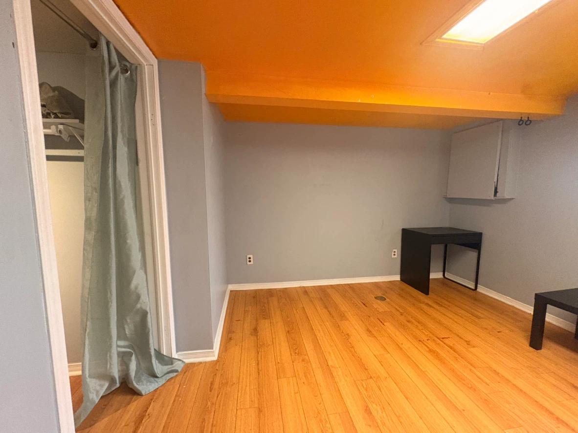 Private room for rent