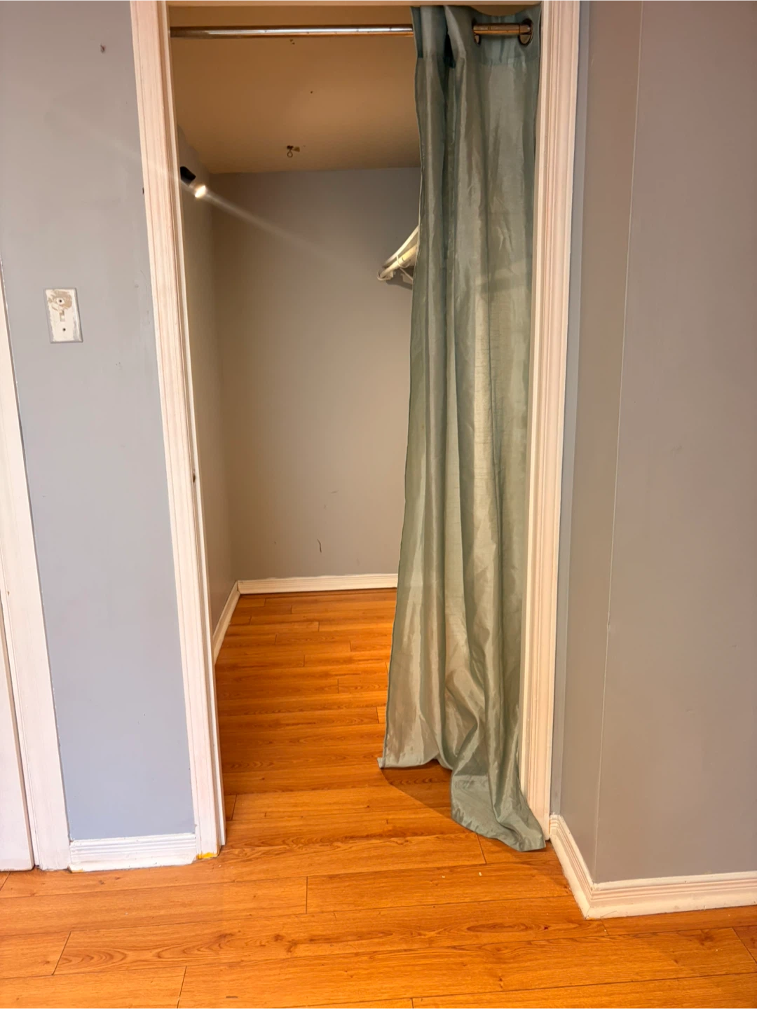 Private room for rent - photo 2