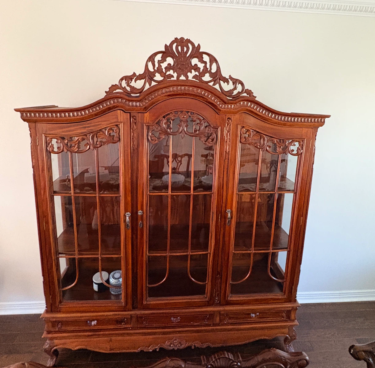 Vintage Mahogany Wooden China Cabinet