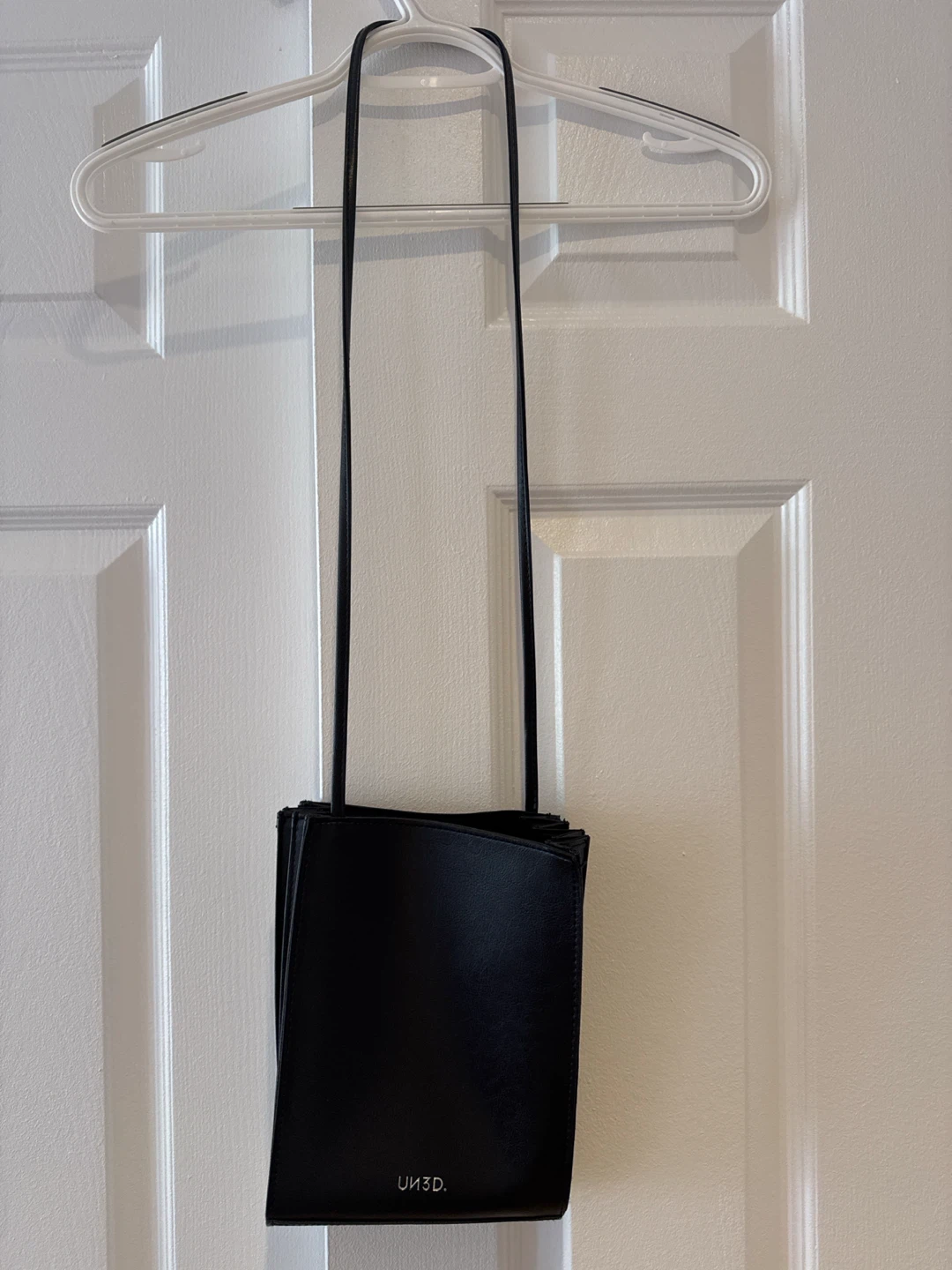 UN3D. Black Shoulder Bag
