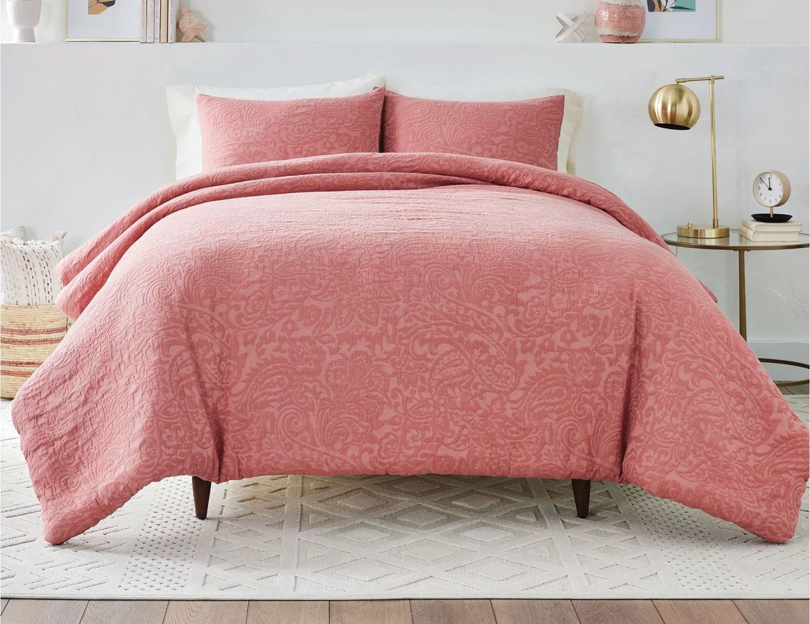 Brand New BHG Pink 3pc comforter set King