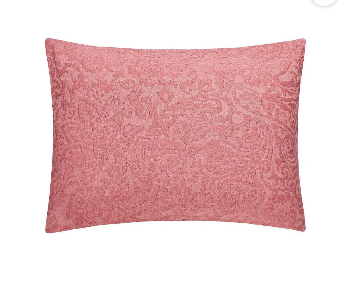 Brand New BHG Pink 3pc comforter set King - photo 2