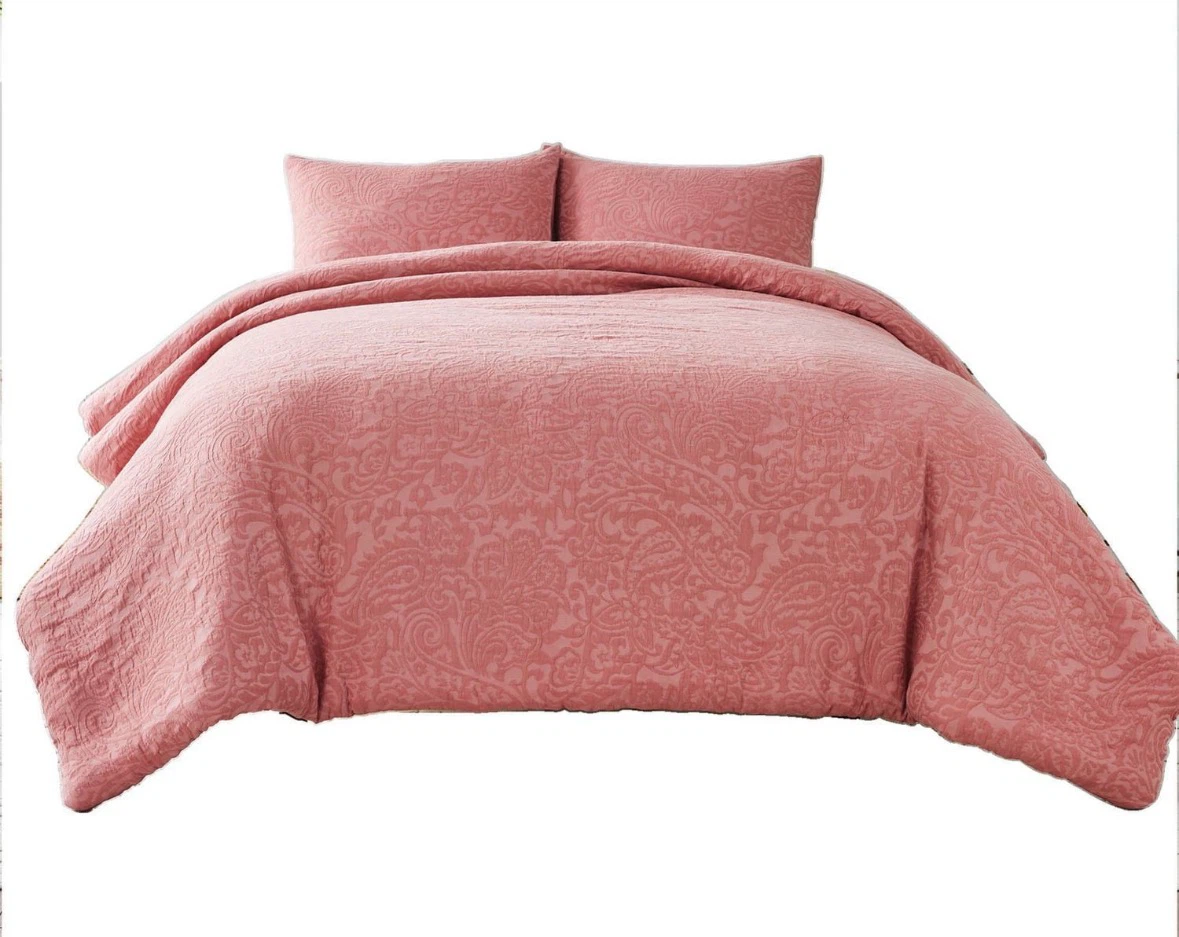 Brand New BHG Pink 3pc comforter set King - photo 3
