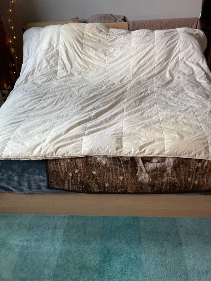 King-sized feather duvet + orange cover - photo 3