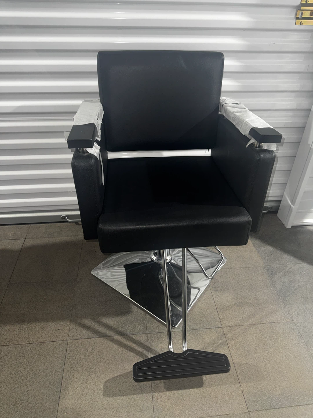Black Salon Styling Chair