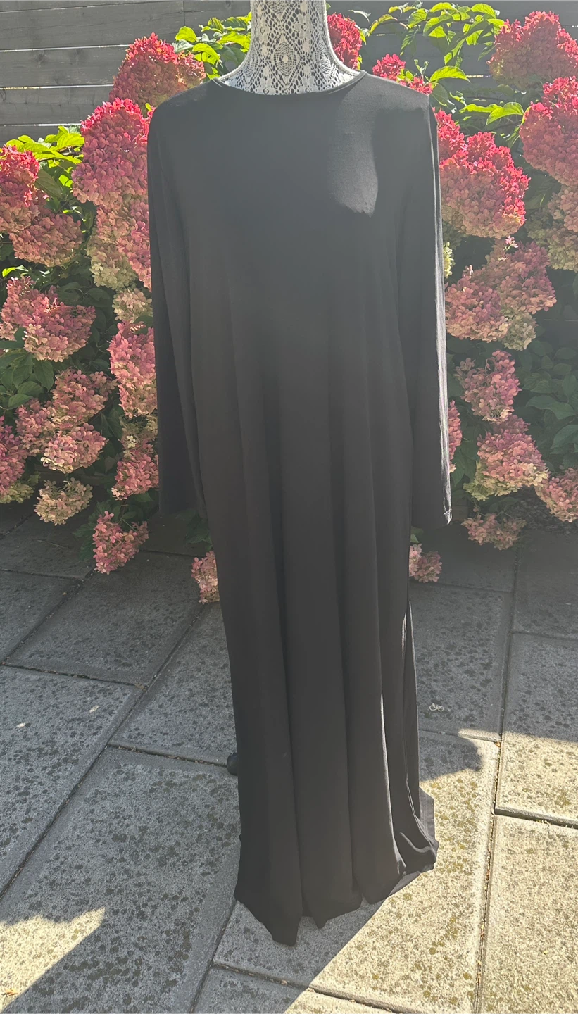 Black Long-Sleeve Maxi Dress
