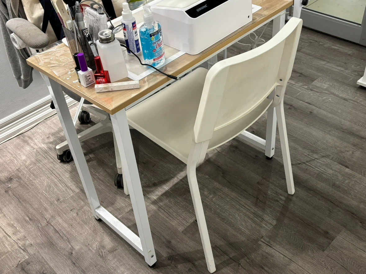 Desk with White Metal Frame - photo 4