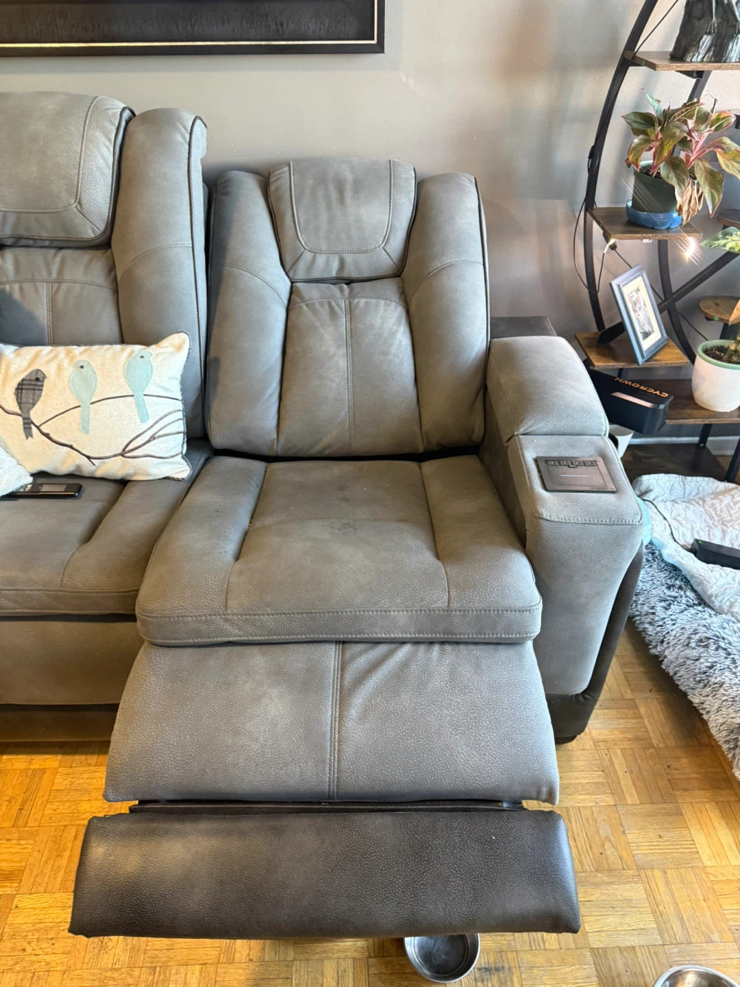 Grey Power Reclining Sofa with Console - photo 4