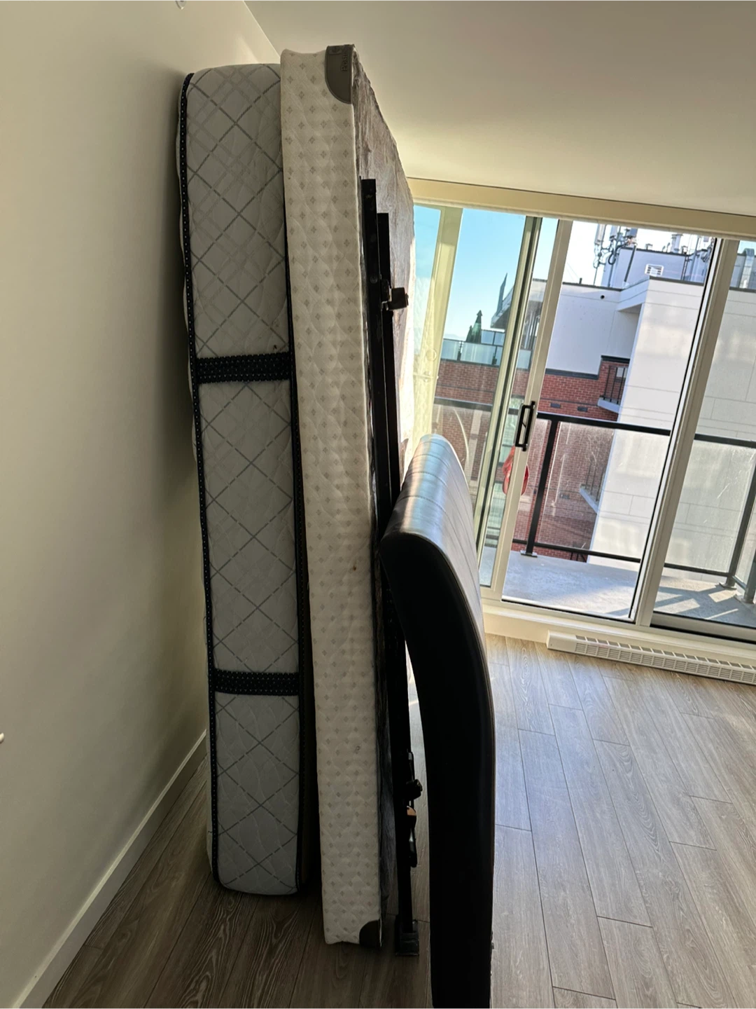 Dismantled Queen Bed Frame & Mattress – Ready for Pickup! - photo 2