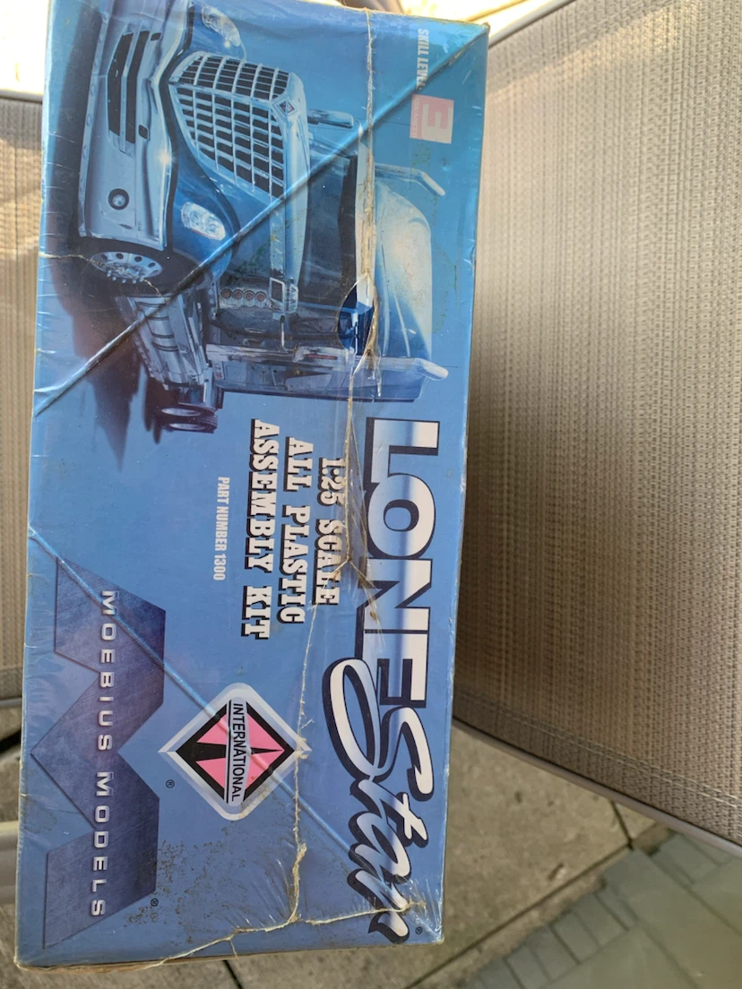 Moebius Models International LoneStar 1:25 Scale Model Kit - photo 2