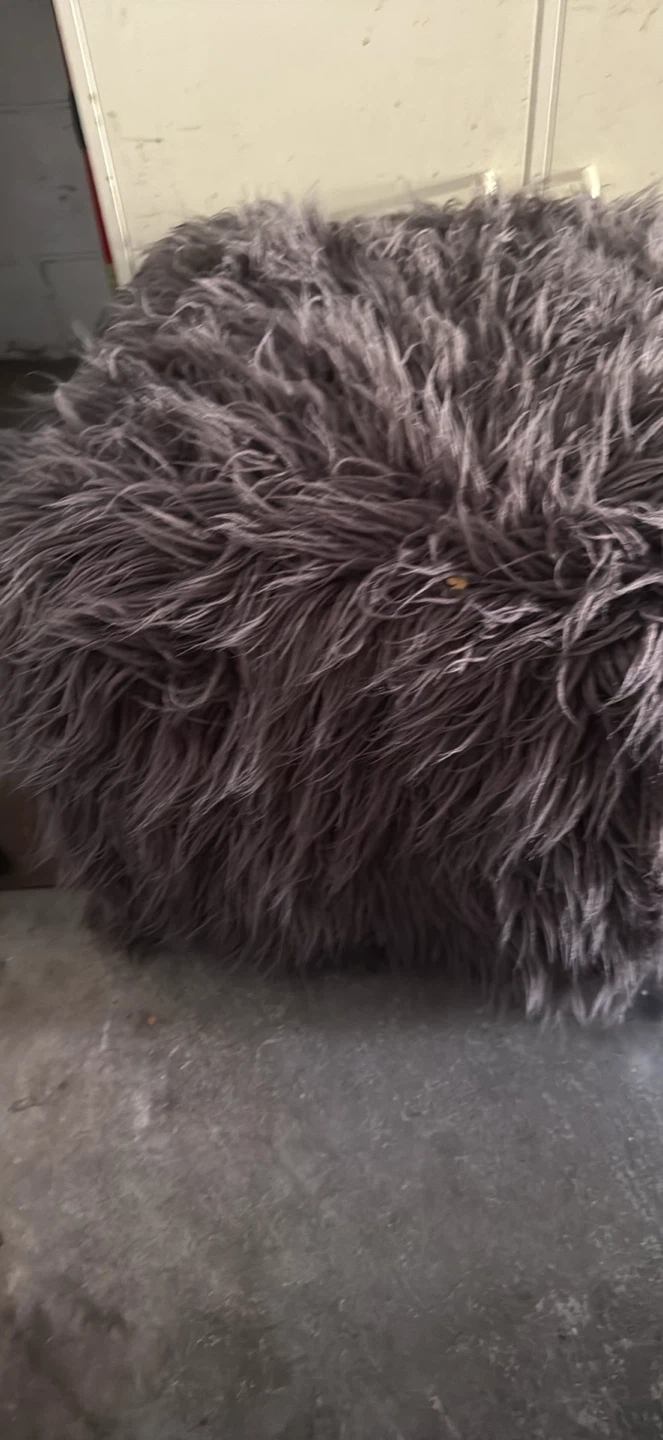 Grey faux fur ottoman - photo 3