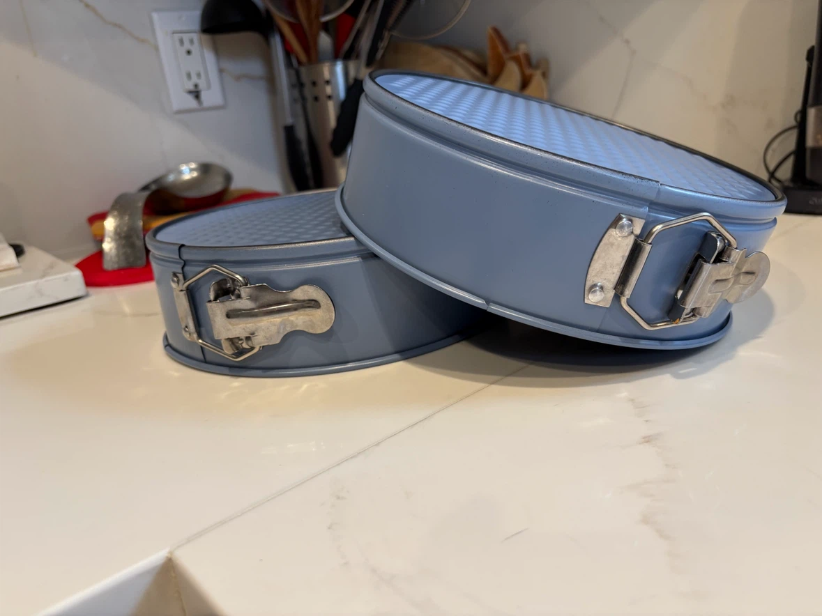 Brand new Two Blue Springform Pans - photo 4