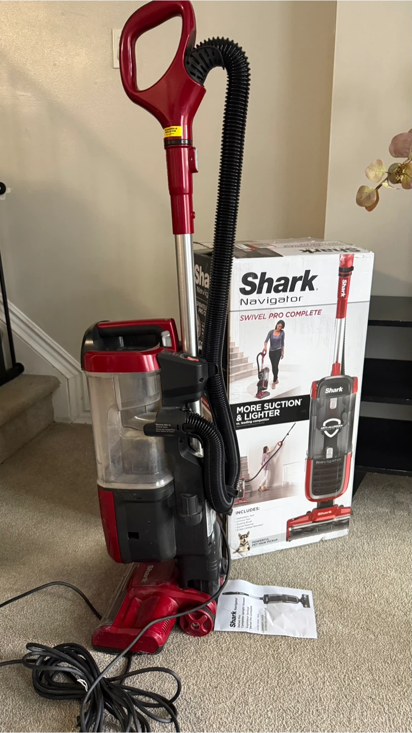 LIKE NEW Shark Navigator Lift-Away Pro Vacuum - photo 5