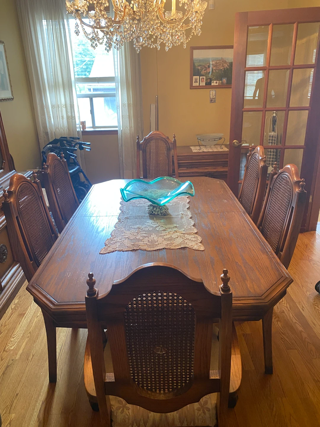 Solid Oak Dining Hutch and Table Set - photo 3