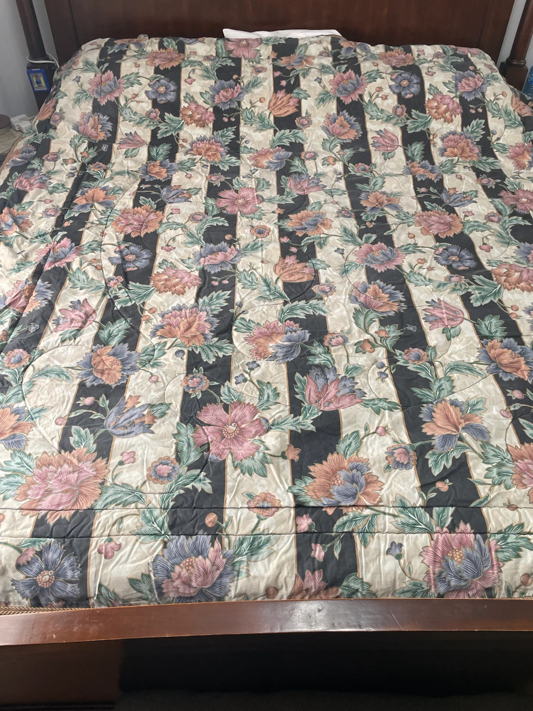 Floral pattern bed quilt - photo 3